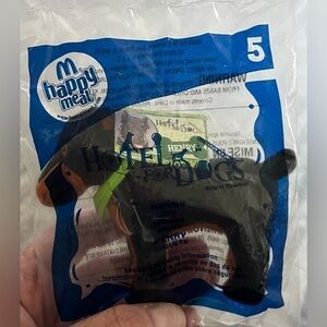 NIP Hotel for Dogs “Henry” Happy Meal Toy